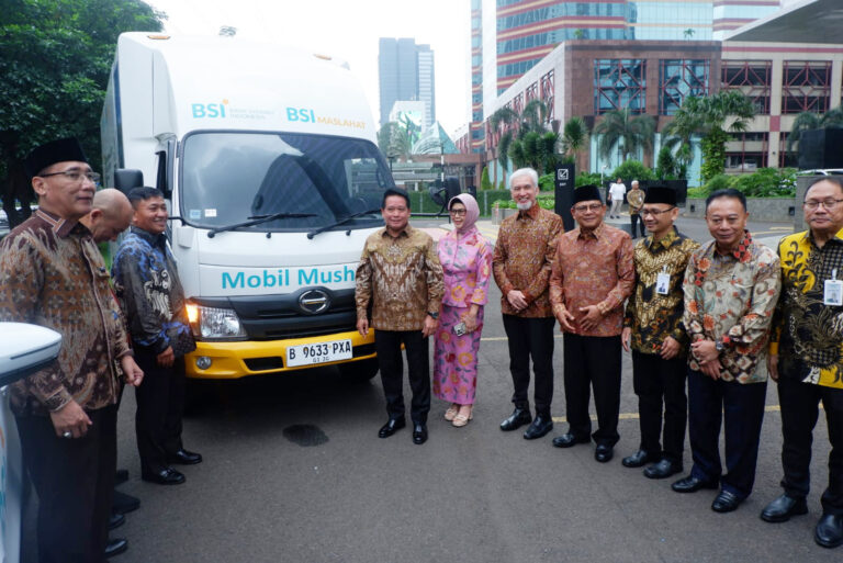 BSI Perkuat Dukungan ESG dengan Mobil Operasional Listrik